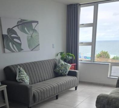 Lounge overlooking the ocean